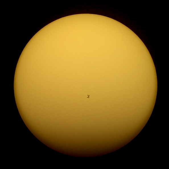 station-spatiale-iss-devant-le-soleil.jpg